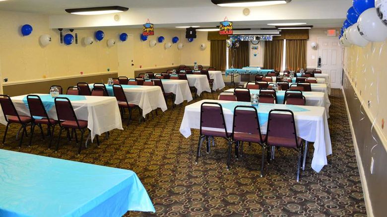 <b>Bluegrass Extended Stay Ballroom</b>. Images powered by <a href="https://iceportal.shijigroup.com/" title="IcePortal" target="_blank">IcePortal</a>.