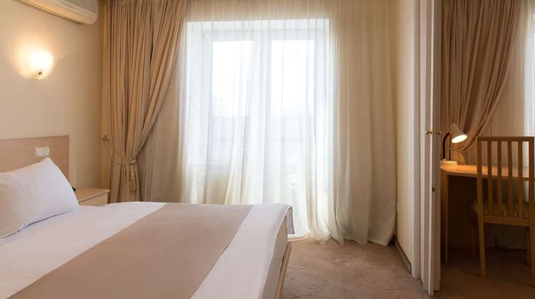 <b>Hotel Express Room</b>. Images powered by <a href="https://iceportal.shijigroup.com/" title="IcePortal" target="_blank">IcePortal</a>.