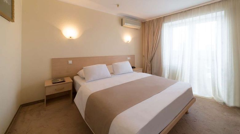 <b>Hotel Express Room</b>. Images powered by <a href="https://iceportal.shijigroup.com/" title="IcePortal" target="_blank">IcePortal</a>.