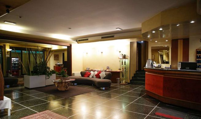 Art Hotel Milano Lobby