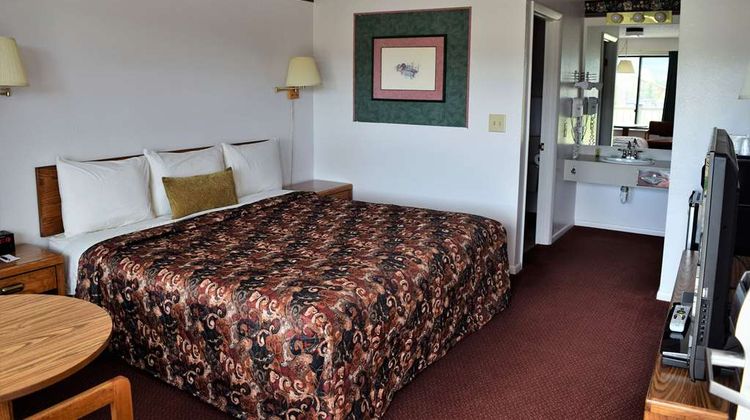 Littletree Inn Room