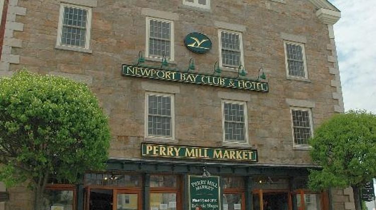 Newport Bay Club & Hotel Exterior