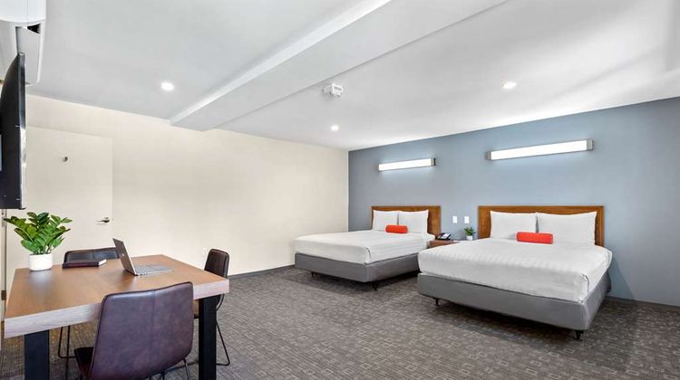 Good Nite Inn Room