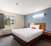 Good Nite Inn Room