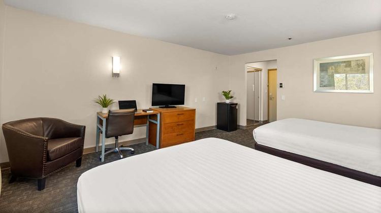 Good Nite Inn Room