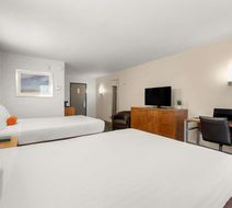 Good Nite Inn Room