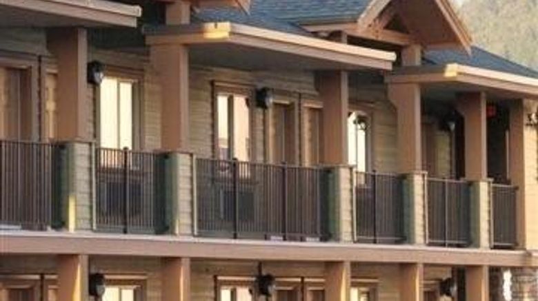 <b>Vedder River Inn Exterior</b>. Images powered by <a href="https://iceportal.shijigroup.com/" title="IcePortal" target="_blank">IcePortal</a>.