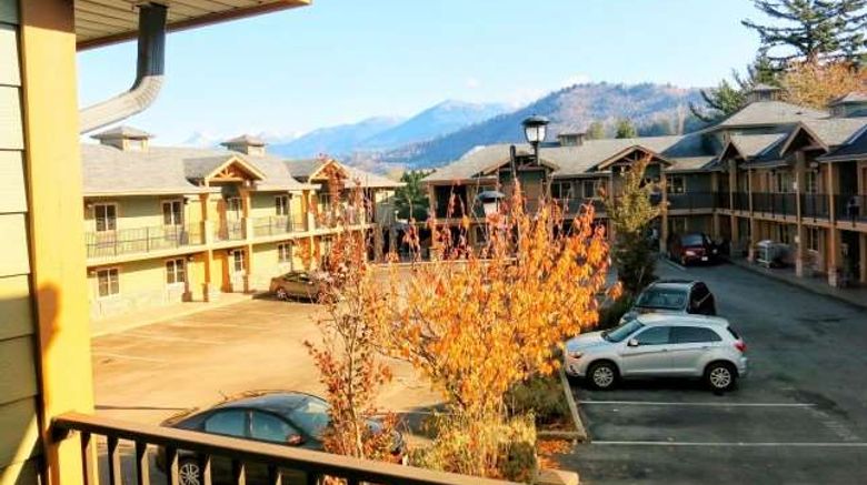 <b>Vedder River Inn Suite</b>. Images powered by <a href="https://iceportal.shijigroup.com/" title="IcePortal" target="_blank">IcePortal</a>.