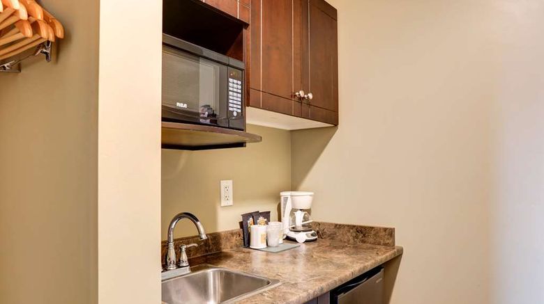 <b>Vedder River Inn Room</b>. Images powered by <a href="https://iceportal.shijigroup.com/" title="IcePortal" target="_blank">IcePortal</a>.