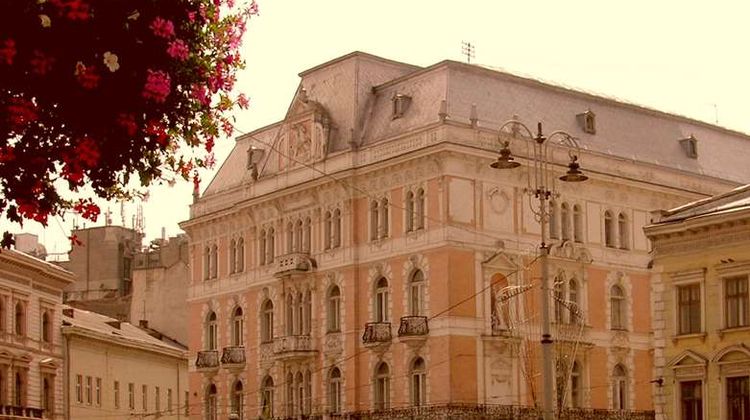 George Hotel Exterior