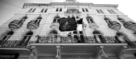 George Hotel Exterior