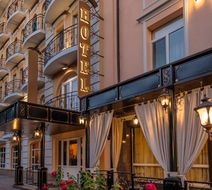 Premier Palazzo Hotel Exterior