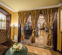 Premier Palazzo Hotel Lobby