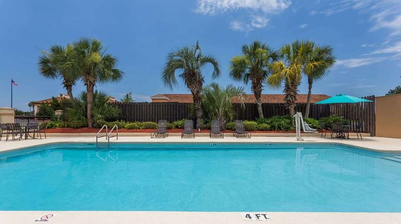 <b>Days Inn Marianna Pool</b>. Images powered by <a href="https://iceportal.shijigroup.com/" title="IcePortal" target="_blank">IcePortal</a>.