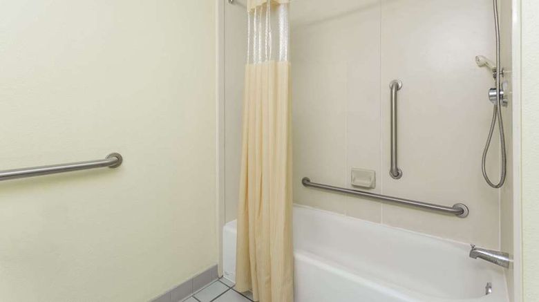 <b>Days Inn Marianna Room</b>. Images powered by <a href="https://iceportal.shijigroup.com/" title="IcePortal" target="_blank">IcePortal</a>.