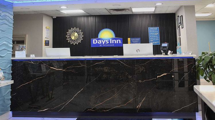 Days Inn Marianna Lobby