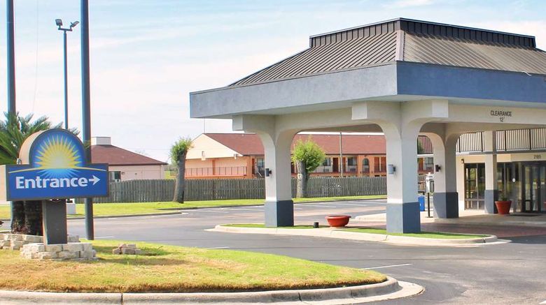 <b>Days Inn Marianna Exterior</b>. Images powered by <a href="https://iceportal.shijigroup.com/" title="IcePortal" target="_blank">IcePortal</a>.