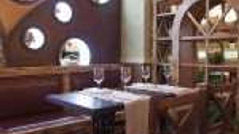 <b>Park Hotel Golosievo Restaurant</b>. Images powered by <a href="https://iceportal.shijigroup.com/" title="IcePortal" target="_blank">IcePortal</a>.