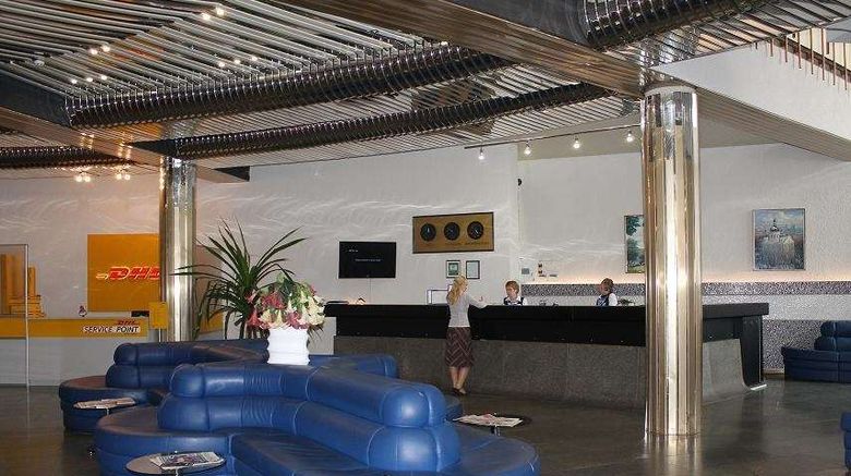 <b>Salute Hotel Lobby</b>. Images powered by <a href="https://iceportal.shijigroup.com/" title="IcePortal" target="_blank">IcePortal</a>.