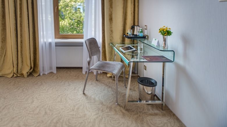 <b>Panorama De Luxe Hotel Room</b>. Images powered by <a href="https://iceportal.shijigroup.com/" title="IcePortal" target="_blank">IcePortal</a>.