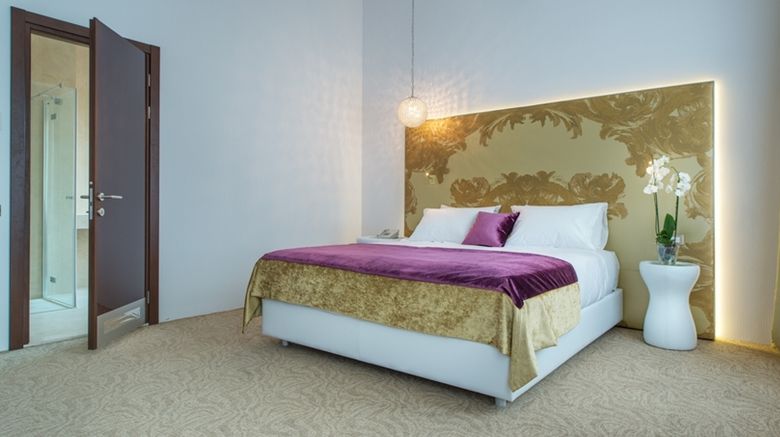 <b>Panorama De Luxe Hotel Room</b>. Images powered by <a href="https://iceportal.shijigroup.com/" title="IcePortal" target="_blank">IcePortal</a>.