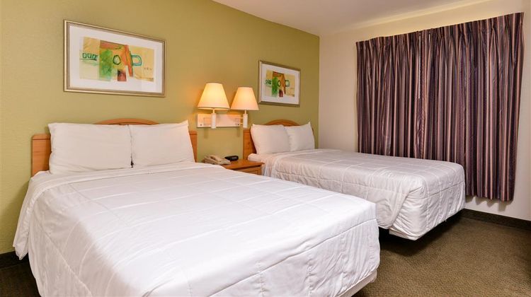 Americas Best Value Inn & Suites Room