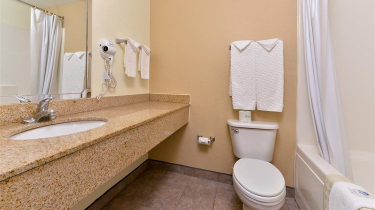 Americas Best Value Inn & Suites Room