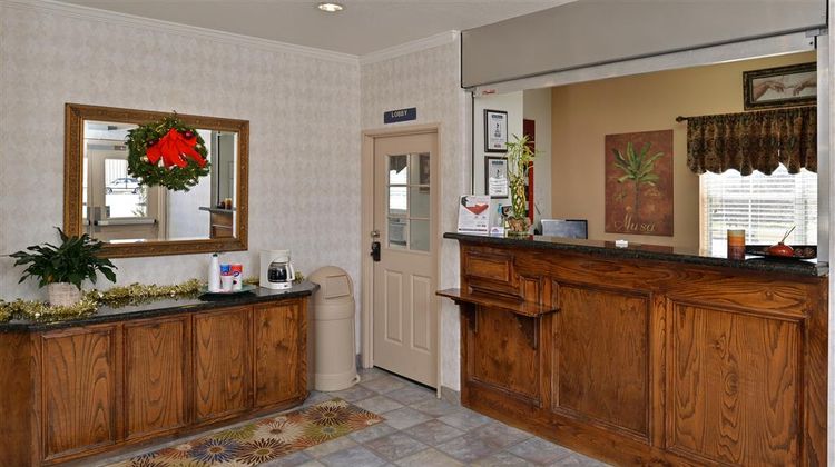 Americas Best Value Inn & Suites Lobby