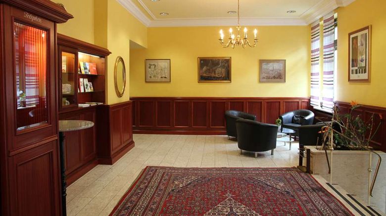 <b>TOP Hotel Amberger Lobby</b>. Images powered by <a href="https://iceportal.shijigroup.com/" title="IcePortal" target="_blank">IcePortal</a>.