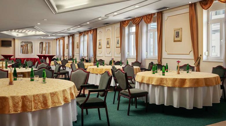 <b>TOP Hotel Ambassador Zlata Husa Meeting</b>. Images powered by <a href="https://iceportal.shijigroup.com/" title="IcePortal" target="_blank">IcePortal</a>.