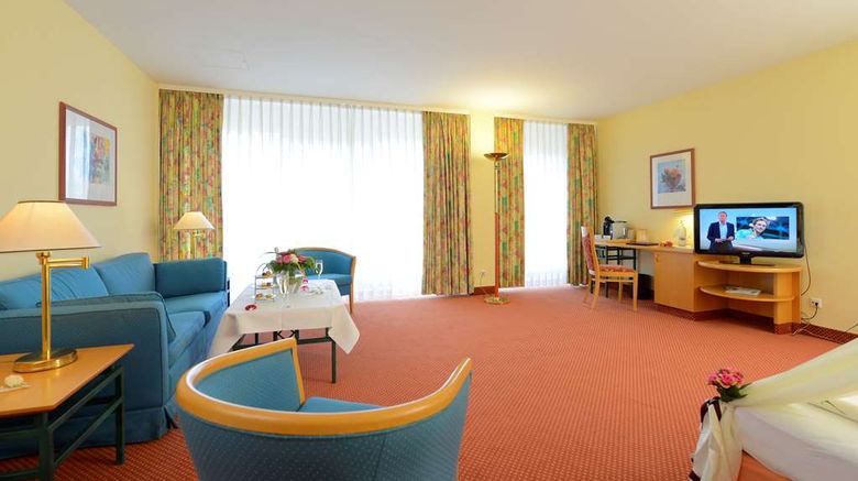 <b>TOP CountryLine Seehotel Suite</b>. Images powered by <a href="https://iceportal.shijigroup.com/" title="IcePortal" target="_blank">IcePortal</a>.