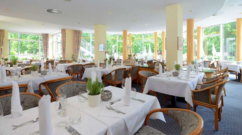 <b>TOP CountryLine Seehotel Restaurant</b>. Images powered by <a href="https://iceportal.shijigroup.com/" title="IcePortal" target="_blank">IcePortal</a>.