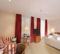 TOP VCH Hotel Baseler Hof Room