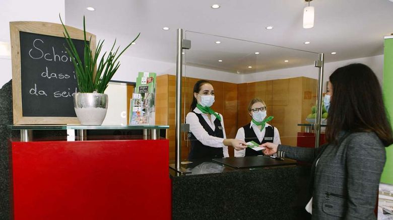 <b>TOP KHR Parkhotel Fulda Lobby</b>. Images powered by <a href="https://iceportal.shijigroup.com/" title="IcePortal" target="_blank">IcePortal</a>.