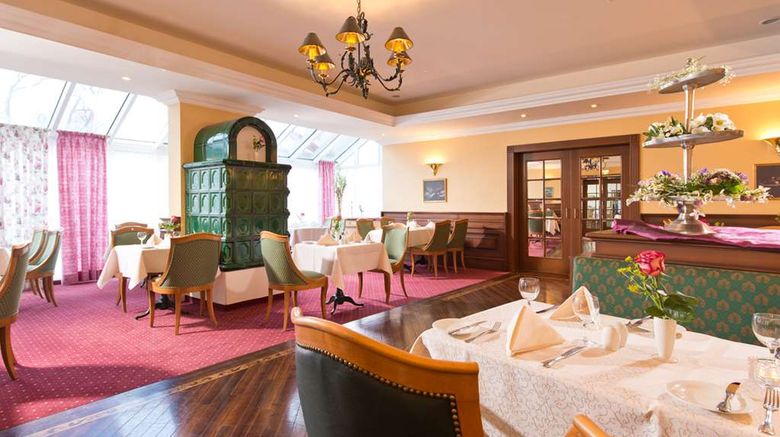 <b>TOP VCH Hotel Am Schlosspark Restaurant</b>. Images powered by <a href="https://iceportal.shijigroup.com/" title="IcePortal" target="_blank">IcePortal</a>.