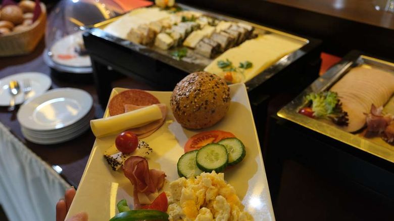 <b>TOP Hotel Hohenstaufen Koblenz Restaurant</b>. Images powered by <a href="https://iceportal.shijigroup.com/" title="IcePortal" target="_blank">IcePortal</a>.