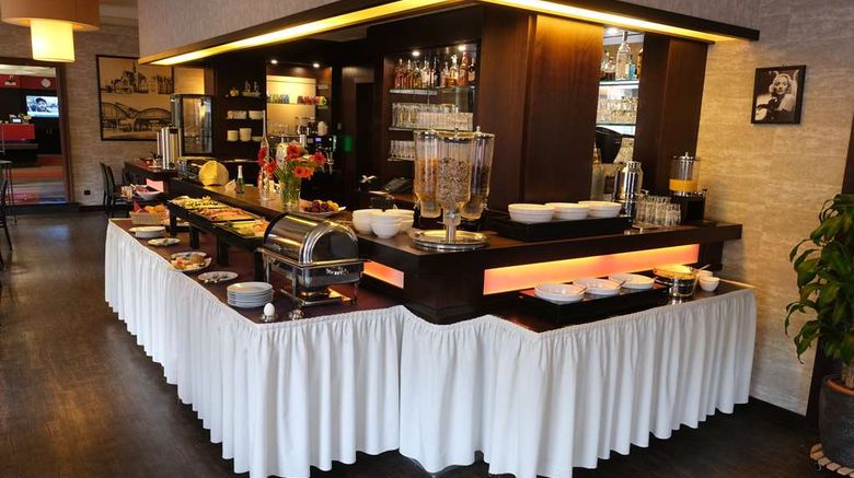 <b>TOP Hotel Hohenstaufen Koblenz Restaurant</b>. Images powered by <a href="https://iceportal.shijigroup.com/" title="IcePortal" target="_blank">IcePortal</a>.