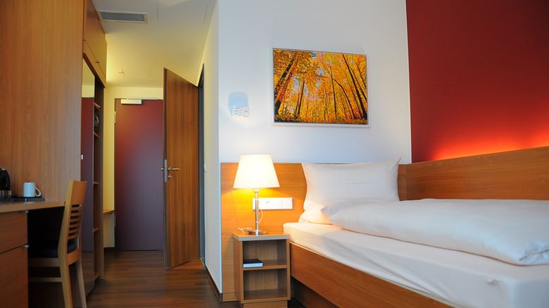 <b>TOP Hotel Franz-City & Conference Hotel Room</b>. Images powered by <a href="https://iceportal.shijigroup.com/" title="IcePortal" target="_blank">IcePortal</a>.