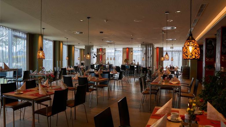 <b>TOP EMBRACE HotelSportforum Restaurant</b>. Images powered by <a href="https://iceportal.shijigroup.com/" title="IcePortal" target="_blank">IcePortal</a>.