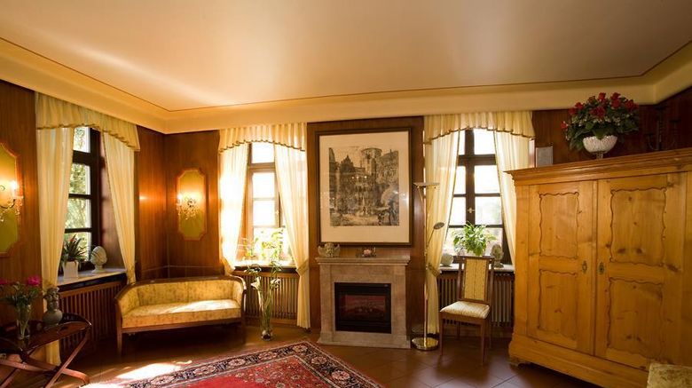 <b>City Partner Hotel Hollaender Hof Lobby</b>. Images powered by <a href="https://iceportal.shijigroup.com/" title="IcePortal" target="_blank">IcePortal</a>.