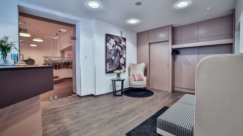 <b>City Partner Hotel Berliner Hof Lobby</b>. Images powered by <a href="https://iceportal.shijigroup.com/" title="IcePortal" target="_blank">IcePortal</a>.