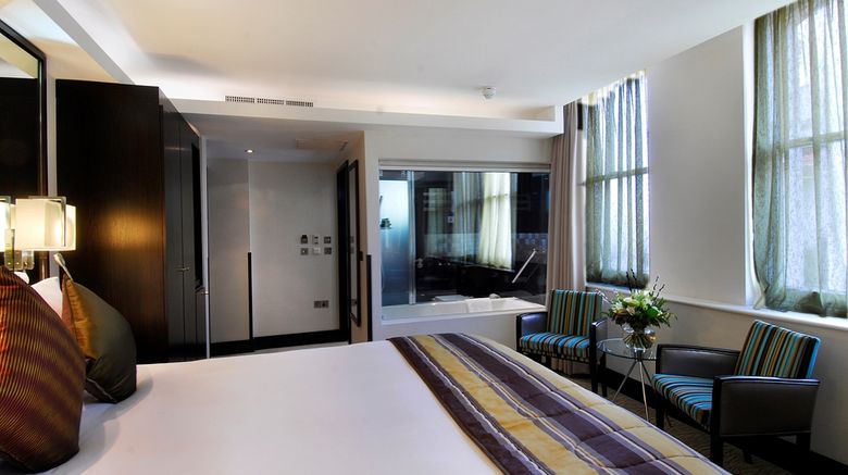 <b>The Montcalm at The Brewery London City Room</b>. Images powered by <a href="https://iceportal.shijigroup.com/" title="IcePortal" target="_blank">IcePortal</a>.