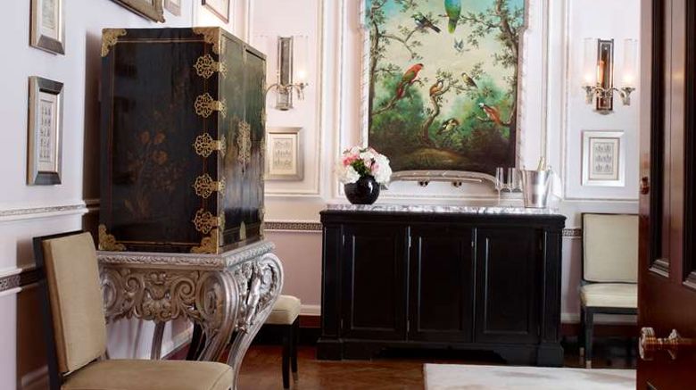 <b>The Connaught Suite</b>. Images powered by <a href=https://www.travelagewest.com/Hotels/London/