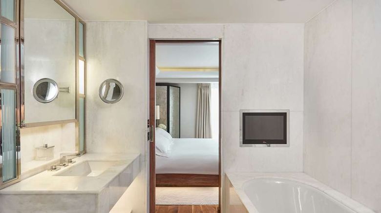 <b>The Connaught Suite</b>. Images powered by <a href=https://www.travelagewest.com/Hotels/London/