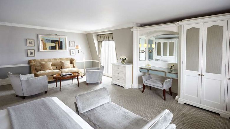 <b>The Connaught Suite</b>. Images powered by <a href=https://www.travelagewest.com/Hotels/London/