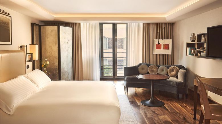 <b>The Connaught Suite</b>. Images powered by <a href=https://www.travelagewest.com/Hotels/London/