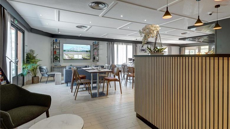 <b>Campanile Aix-en-Provence East Meyreuil Lobby</b>. Images powered by <a href="https://iceportal.shijigroup.com/" title="IcePortal" target="_blank">IcePortal</a>.