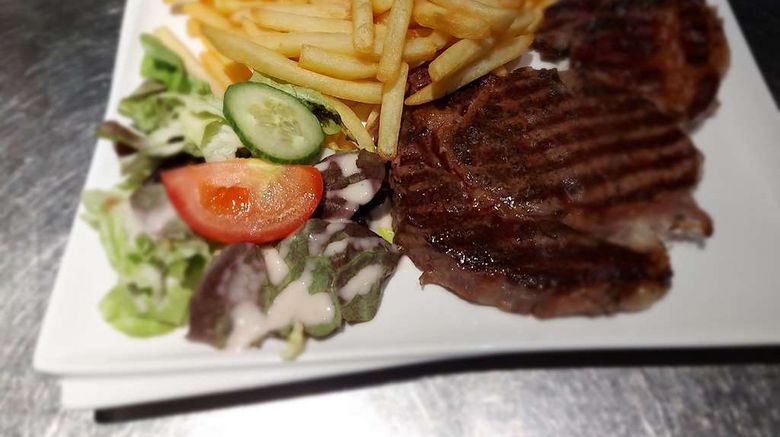 <b>Campanile de Bayeux Restaurant</b>. Images powered by <a href="https://iceportal.shijigroup.com/" title="IcePortal" target="_blank">IcePortal</a>.