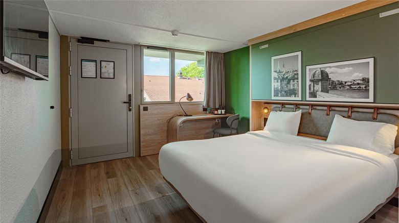 <b>Campanile Bayonne Room</b>. Images powered by <a href="https://iceportal.shijigroup.com/" title="IcePortal" target="_blank">IcePortal</a>.