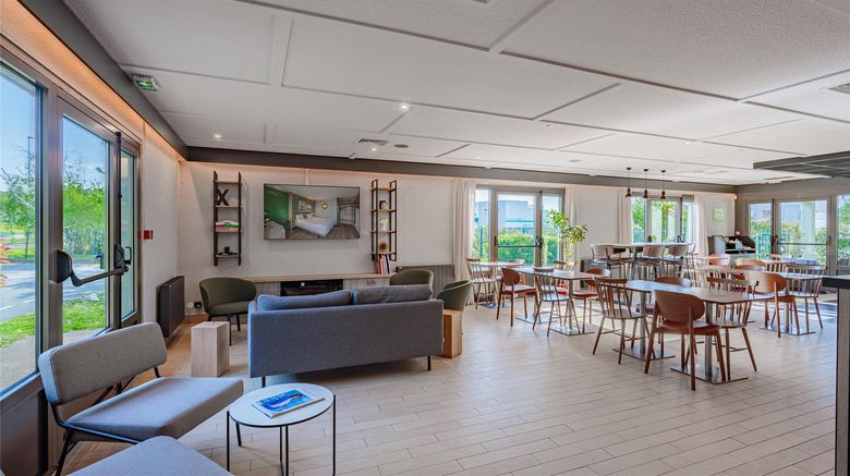 <b>Campanile Bayonne Lobby</b>. Images powered by <a href="https://iceportal.shijigroup.com/" title="IcePortal" target="_blank">IcePortal</a>.